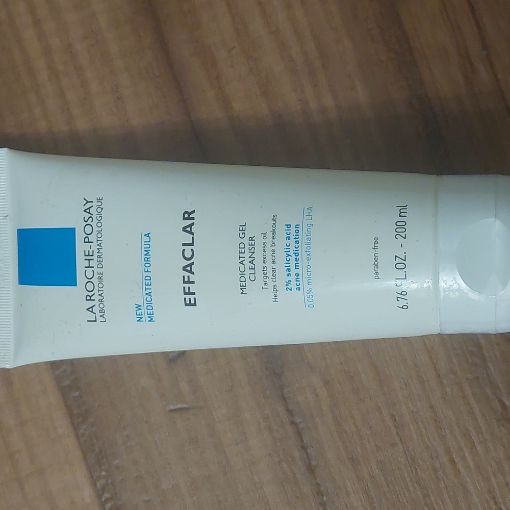 LA ROCHE- POSAY LABORATORIES  DERMATQLOGIQUE